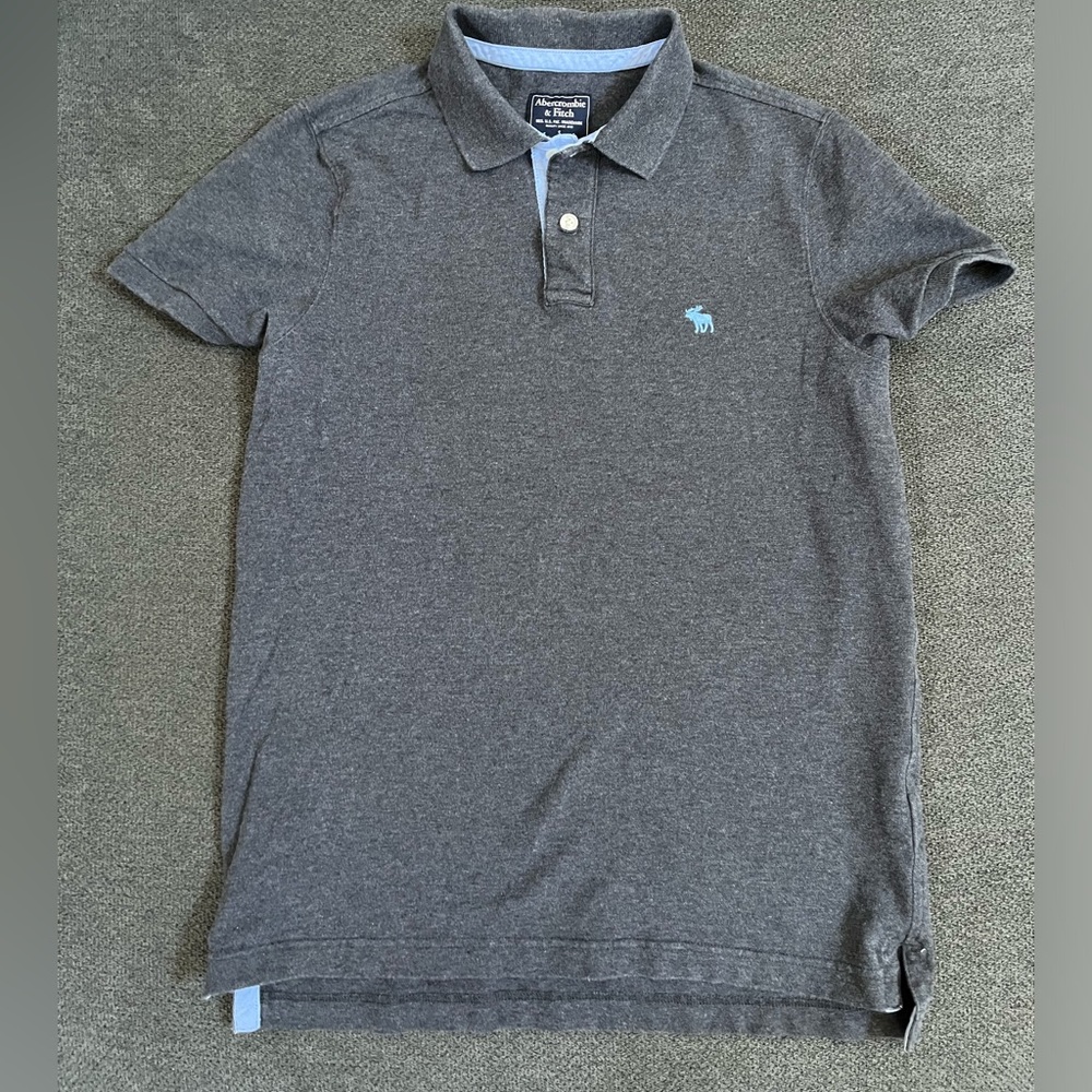 Men’s Abercrombie & Fitch dark gray polo-small